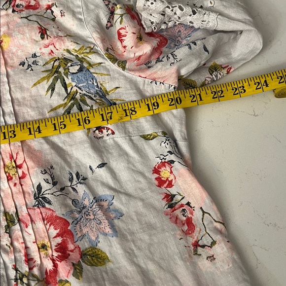 J. Jill love linen grey floral loose fit top with lace cuff sleeves V Size M - Picture 9 of 10